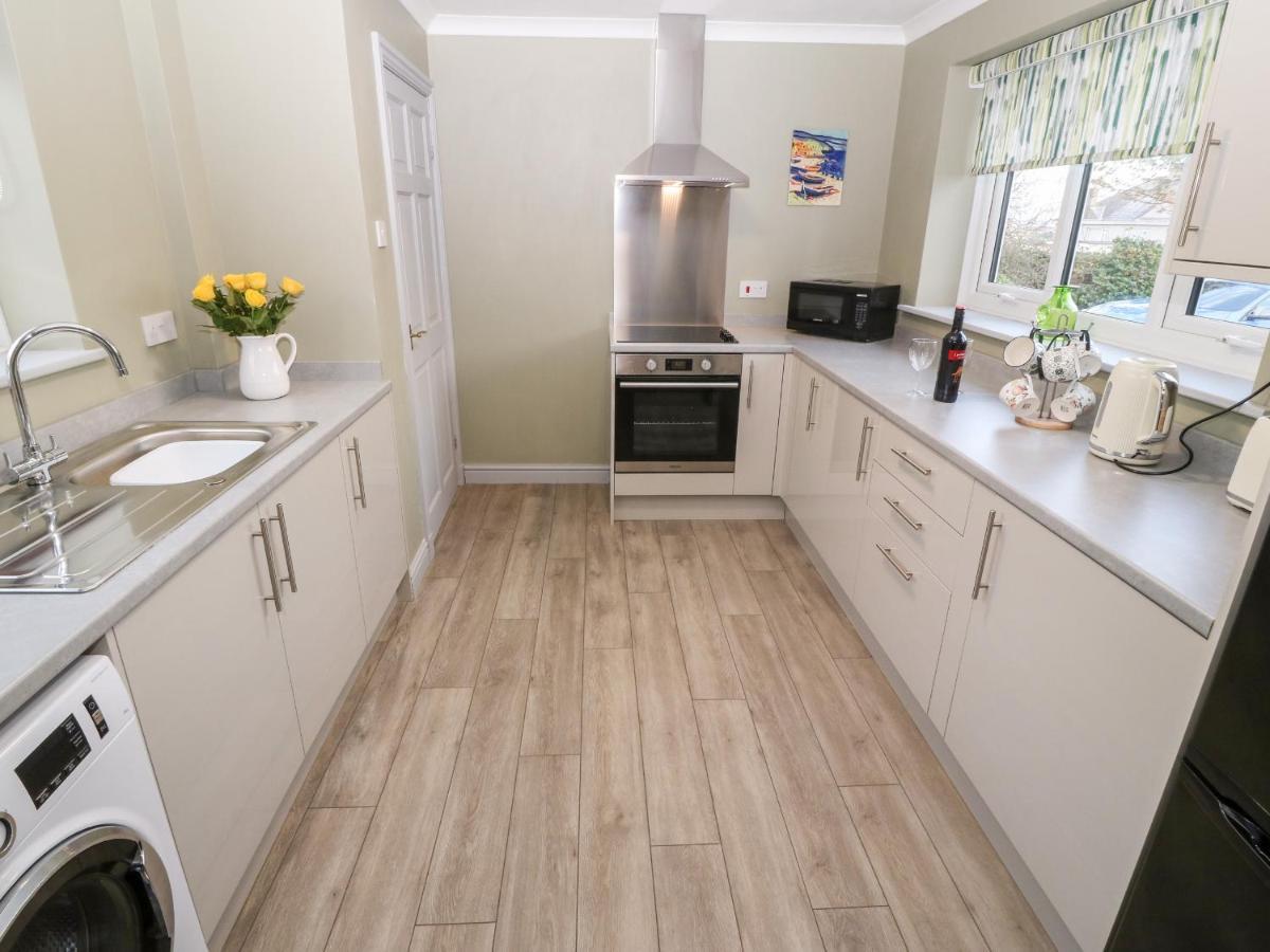 Cedars Villa Holyhead Ngoại thất bức ảnh