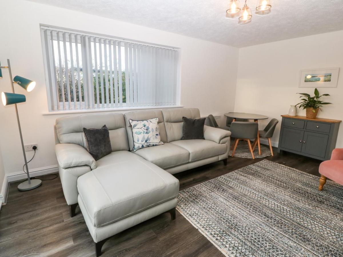 Cedars Villa Holyhead Ngoại thất bức ảnh
