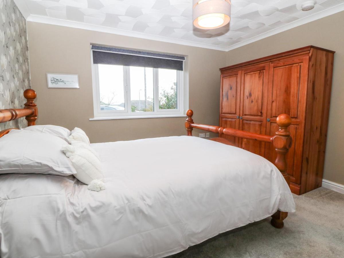 Cedars Villa Holyhead Ngoại thất bức ảnh
