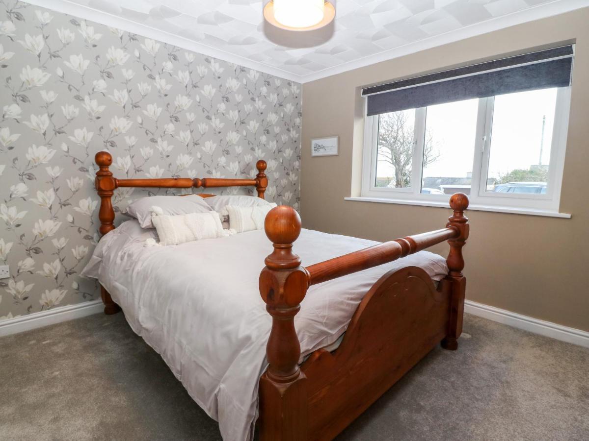 Cedars Villa Holyhead Ngoại thất bức ảnh
