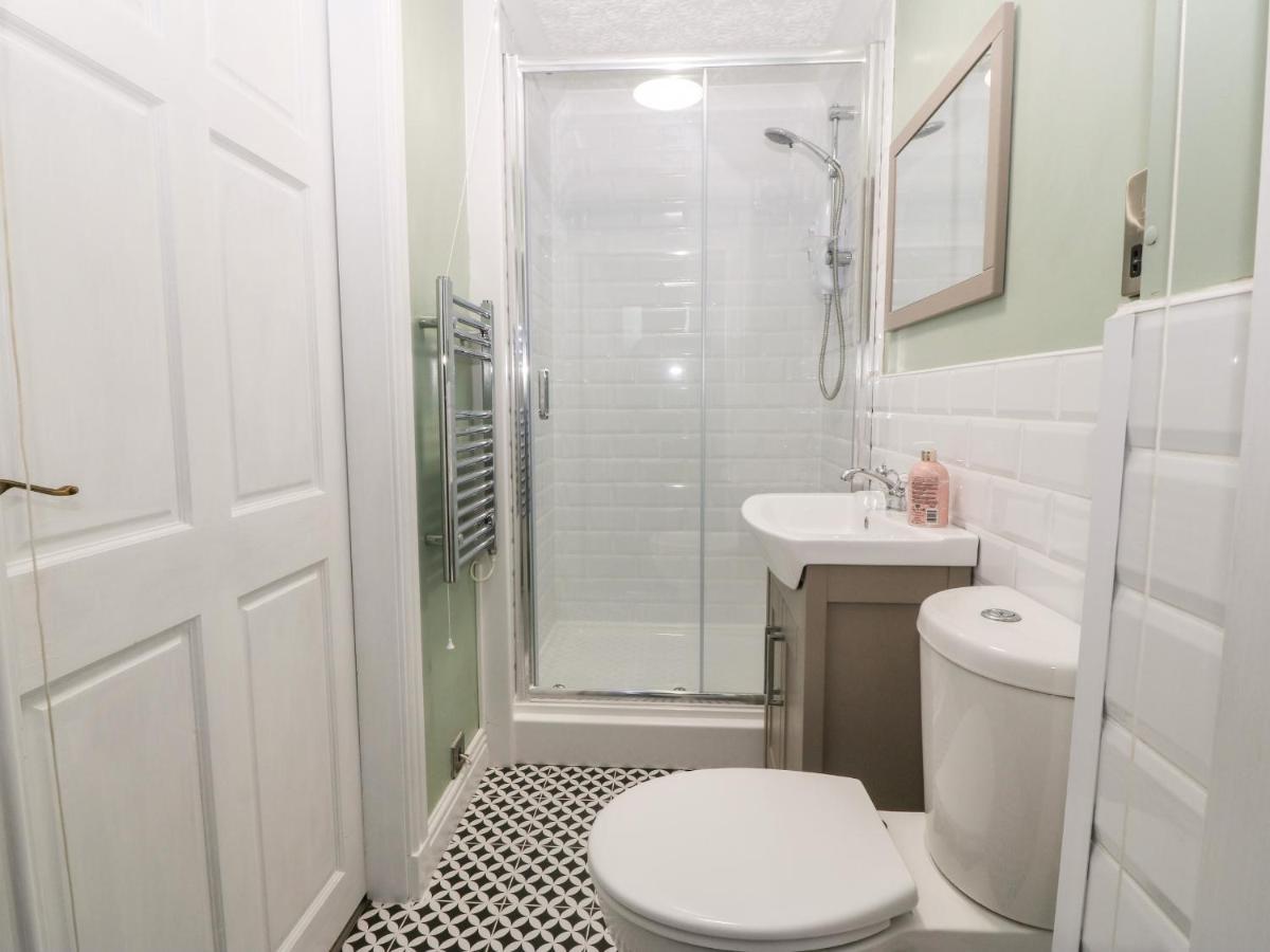 Cedars Villa Holyhead Ngoại thất bức ảnh